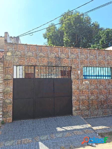 Casa à venda 162m² 2 quartos na Rua Andrade em Quintino