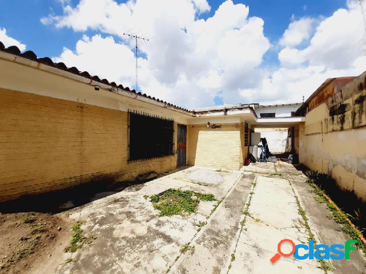 En alquiler Parcela de 400m2 y casa (A REMODELAR) 184,17m2