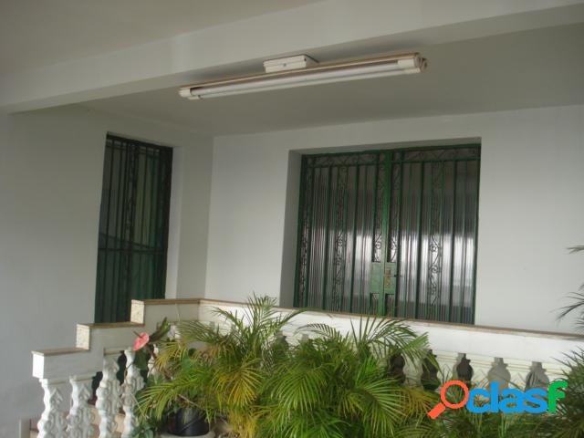 Excelente residencia próximo ao Shopping Boulevart