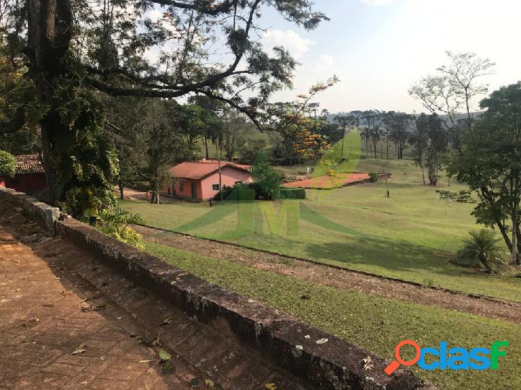 Fazenda Magnífica em Piracaia: Um Refúgio de Luxo em Meio