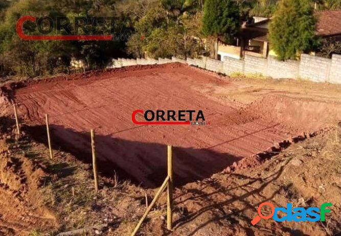 LOTE DE 1100m² EM LOTEAMENTO NO LAGEADINHO.
