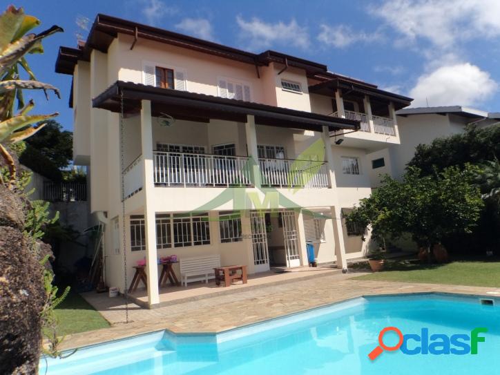 Linda Casa em Atibaia na Vila Gardênia 522m²