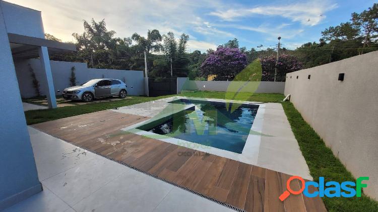 Linda casa à Venda em Atibaia com Vista para Pedra Grande