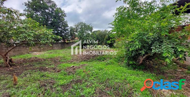 Ponto comercial e terreno com 700 m² no Jardim do Lago
