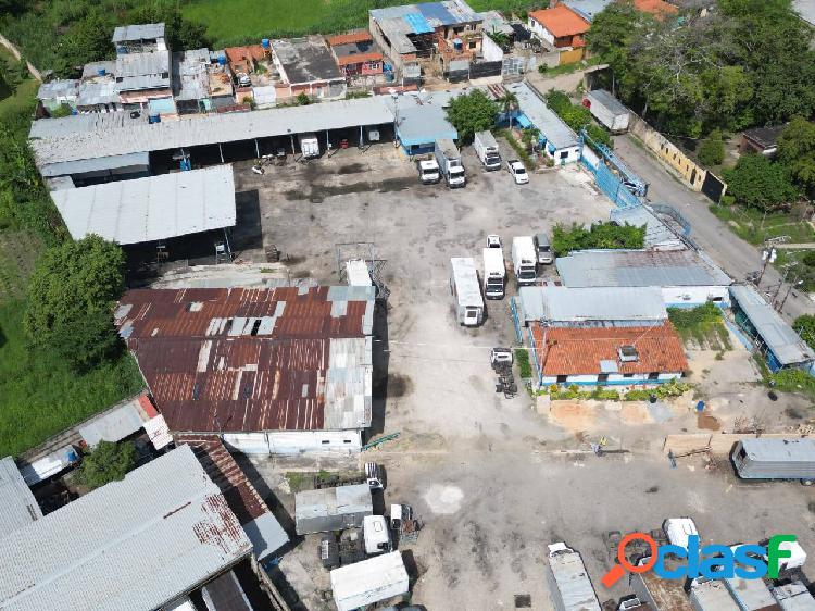 Se Alquila Terreno comercial con Mini galpon y Bienechurias