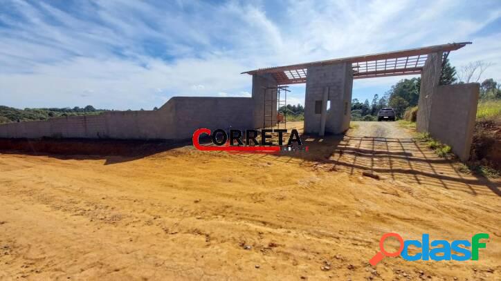 TERRENO EM LOTEAMENTO FECHADO DE IBIÚNA.