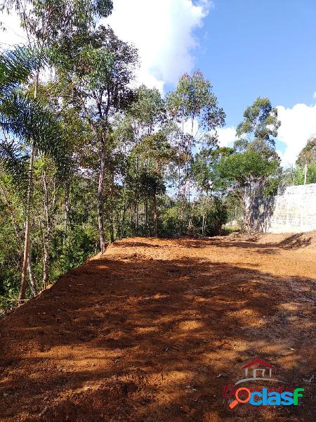 Terrano a Venda - Clube dos Oficiais - São Roque, SP