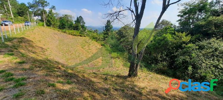 Terreno À Venda em Condomínio cercado pela Natureza com