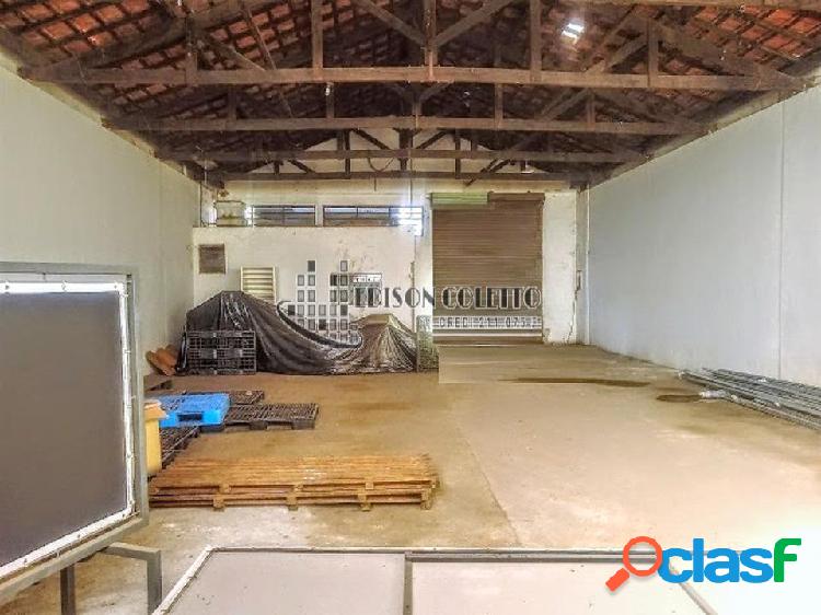 **VALOR ABAIXO DO MERCADO!! Barracão à venda de 218m² de