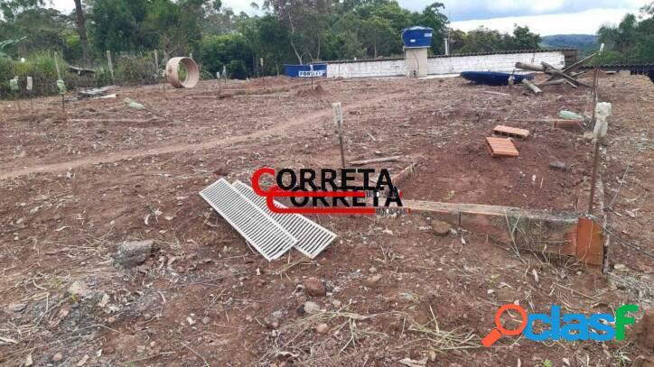 VENDE CASA COM 2000 M² EM PRÓXIMO A CAUCAIA DO ALTO - SP