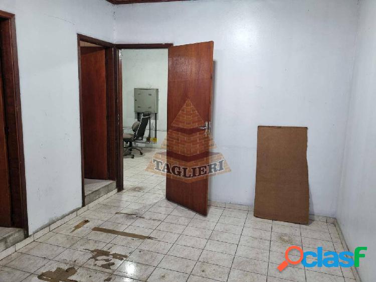 ALUGA-SE OU VENDE-SE PRÉDIO COMERCIAL COM 03 ANDARES