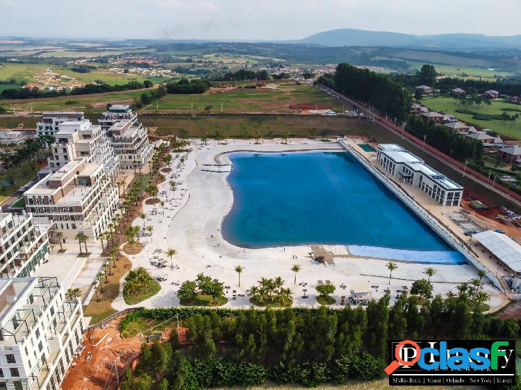 Apartamento à Venda em Frente a Piscina no Boa Vista