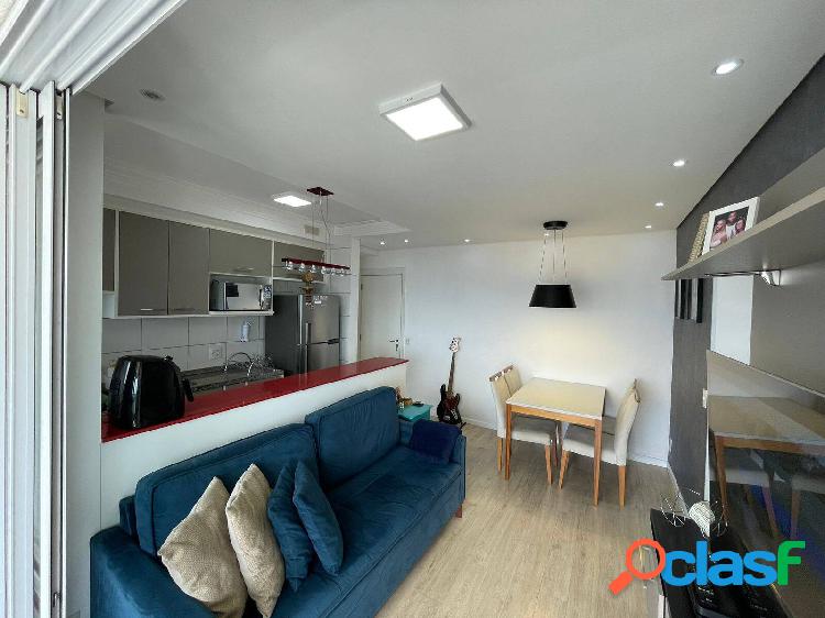 Apartamento com 02 dormitórios, em ótima localização de