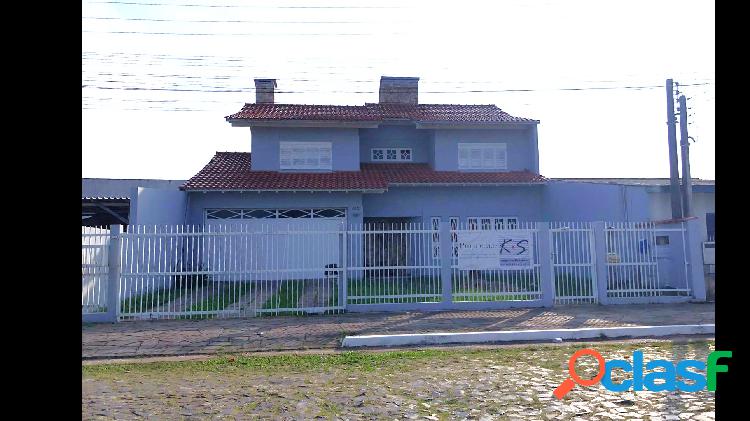 Duplex com 3 quartos, 230m², à venda em Torres, Centro