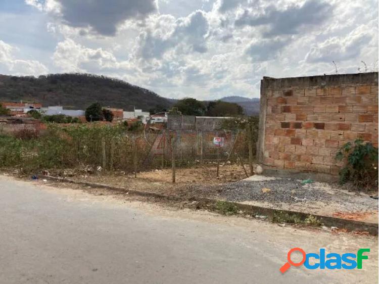 Lote à Venda no Bairro Vila Oliveira