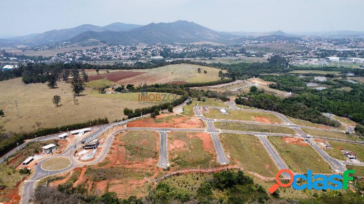 Terreno com 462m2 em condomínio na cidade de Atibaia