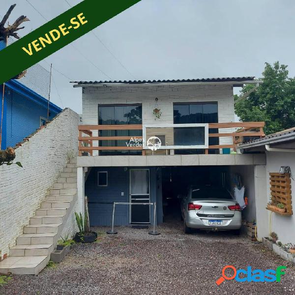 VENDE-SE CASA COM 09 QUARTOS, NA CIDADE DE NOVA PETRÓPOLIS,