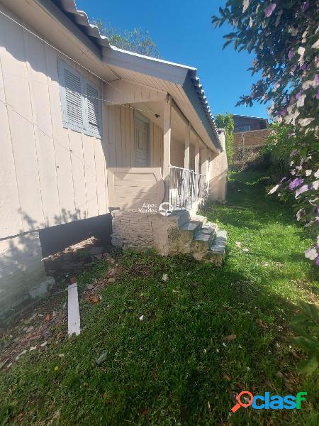 ALUGA-SE CASA COM 2 DORMITÓRIOS NA CIDADE DE CANELA, A