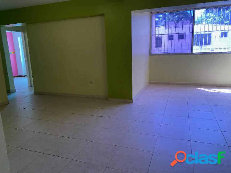 APARTAMENTO EN LOS NISPEROS