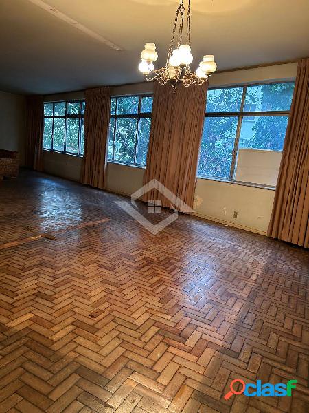 Apartamento Exclusivo à Venda em Copacabana: 330m², 4