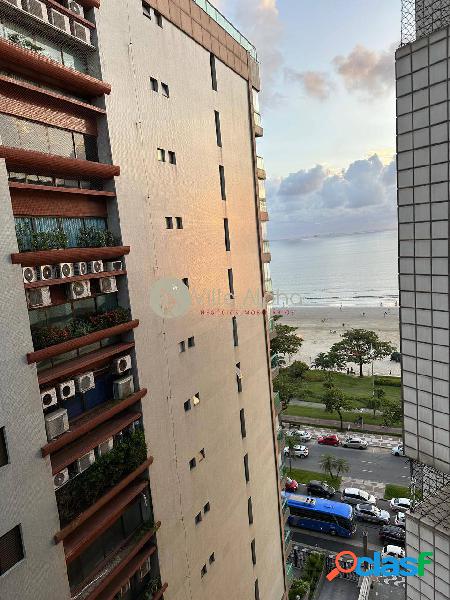 Apartamento a venda em prédio de frente pro mar em Santos