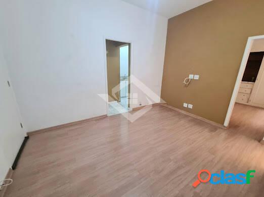 Apartamento de 2 Quartos no Flamengo com Quintal e 1 Vaga