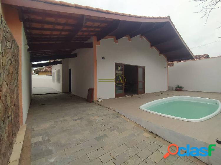 Casa 3 dorms, piscina a 300m da praia à venda em Peruíbe