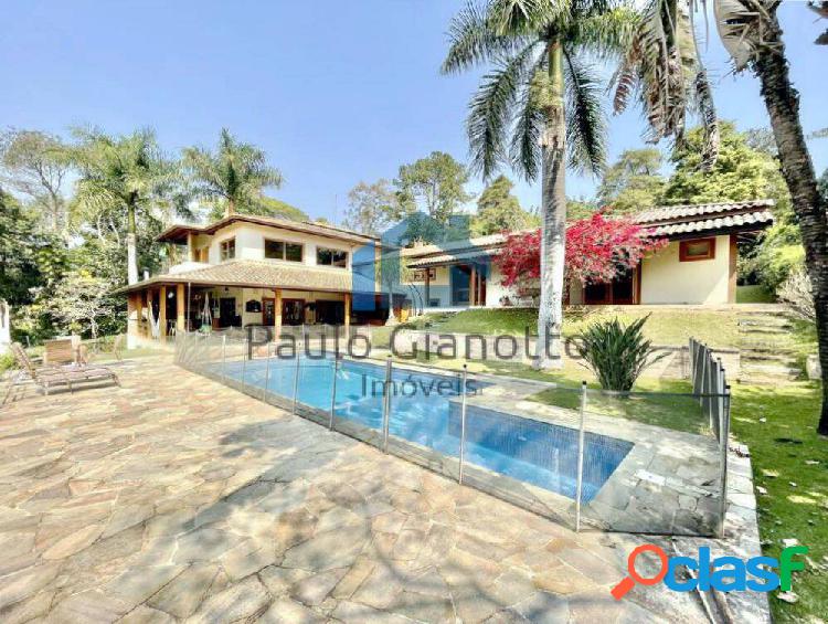 Casa Alto Padrão à Venda no Cond Fazendinha na Granja