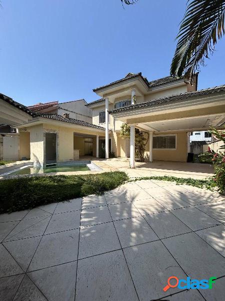 Casa com 4 quartos, 330m², à venda em Rio de Janeiro,