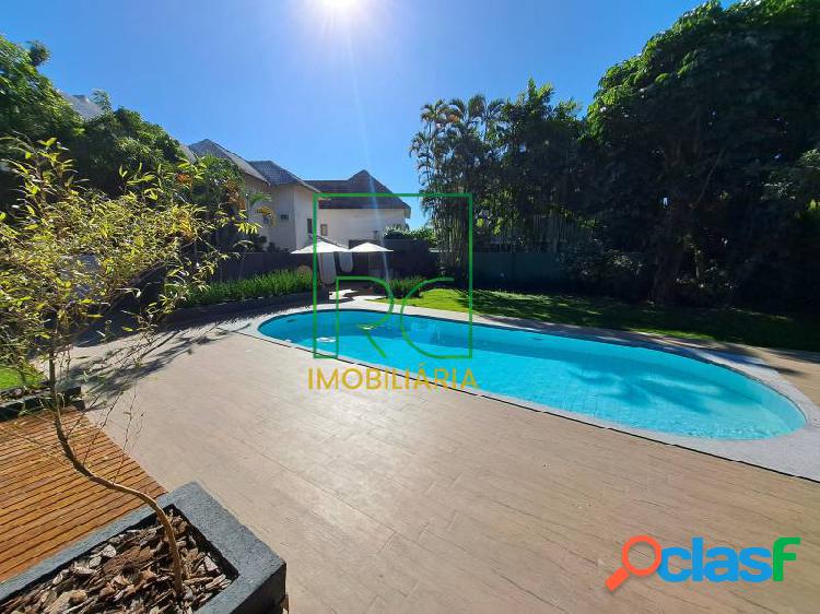 Casa de condomínio com 5 quartos, 850m², para locação em