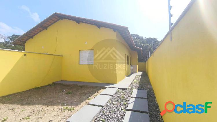 Casa nova com 02 dormitórios á venda em Itanhaém/SP.