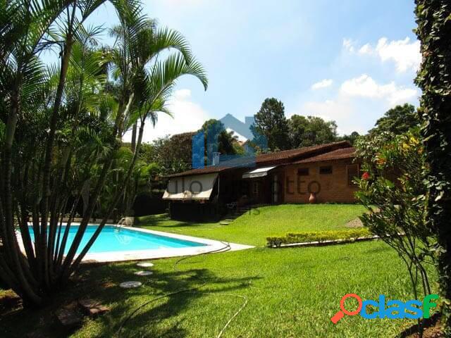 Casa perfeita na Granja Viana para quem ama espaço,
