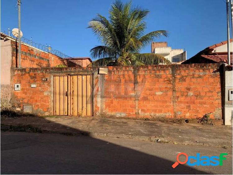 Vendo Lote 240 com 2 Barracões - Santa Lúcia