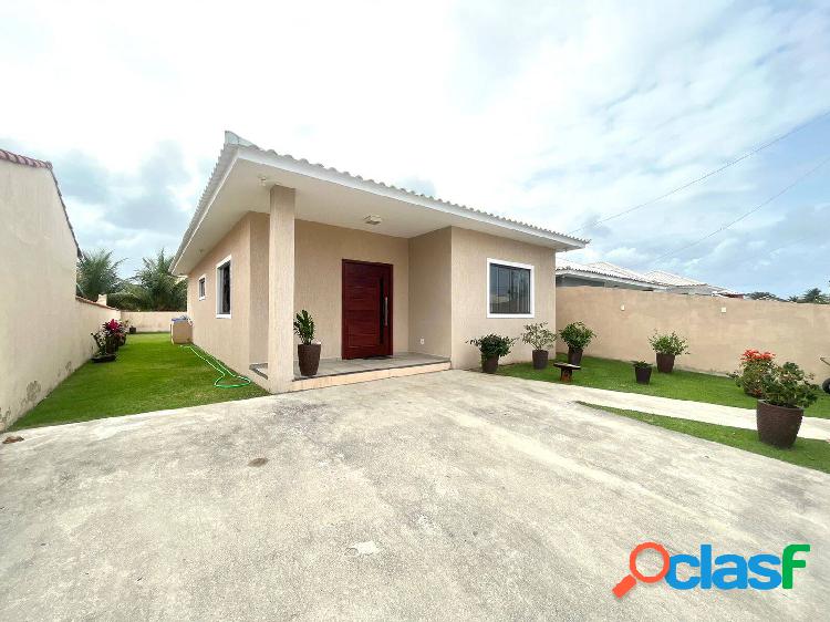 Ótima casa com piscina em condomínio fechado no centro de