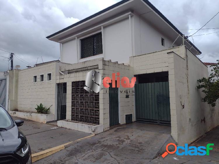 Casa Sobrado Vende / Residencial e Comercial.