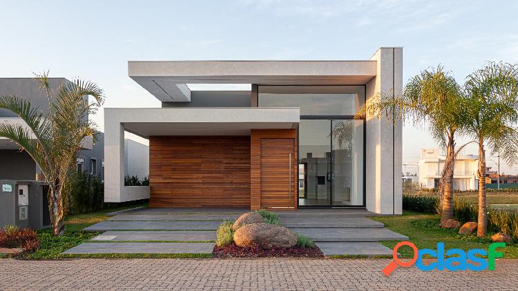Casa de condomínio com 3 quartos, 205m², à venda em