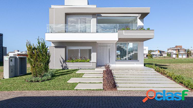 Casa de condomínio com 4 quartos, 308m², à venda em