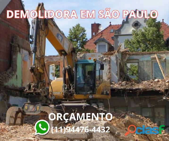 Demolição de casas em Barueri