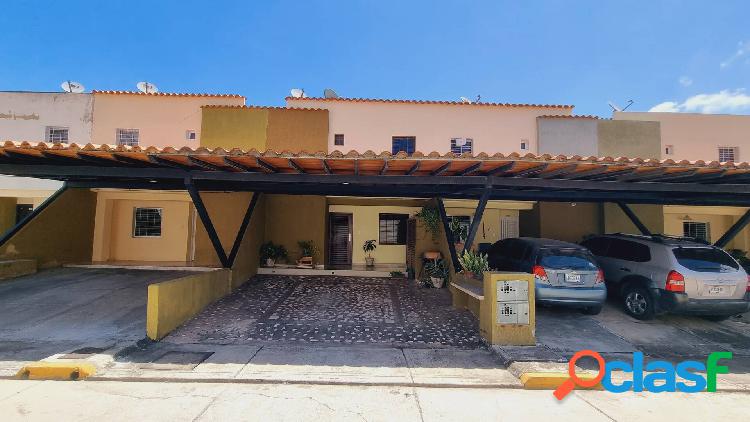 EXCELENTE OPORTUNIDAD TOWNHOUSE VILLAS DE SAN RAFAEL san