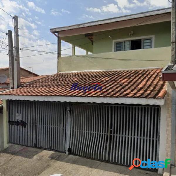 Jd Mariana 2 - Casa ampla com 4 dorm e 180m²