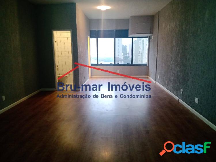 Sala Comercial em Avenida de Santos Para Locação Bairro