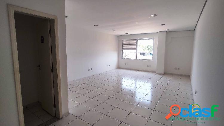 Sala comercial com 42,74m² - Granja Viana