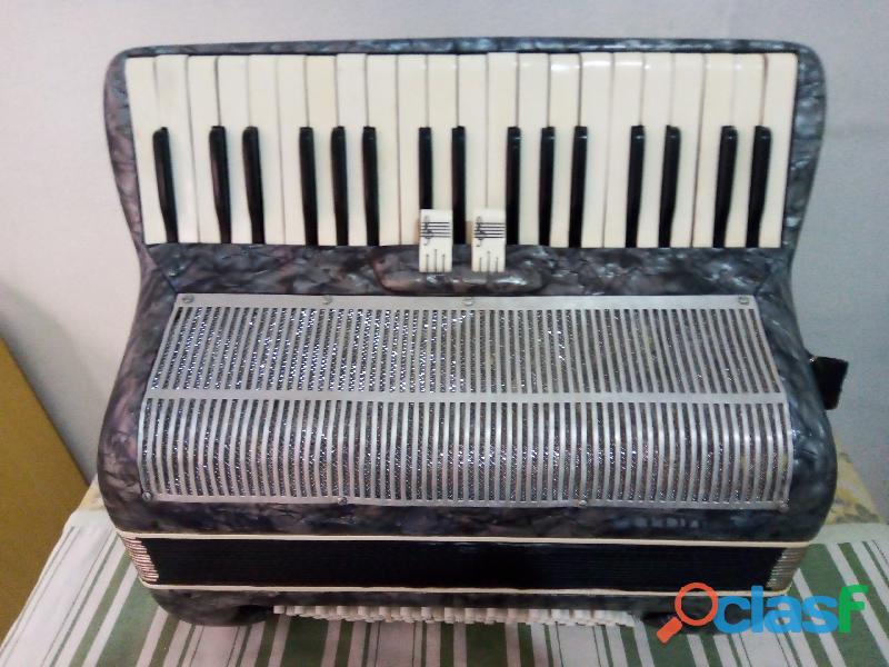 acordeon de 80 baixos mondiale